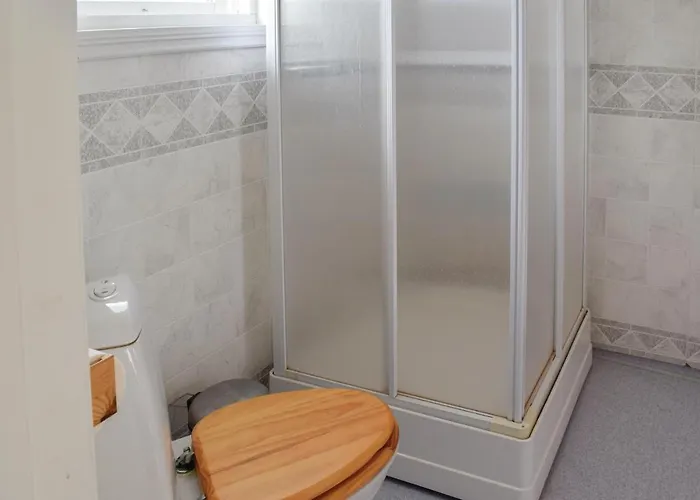 3 Bedroom Cozy In بيت للعطل Urskog