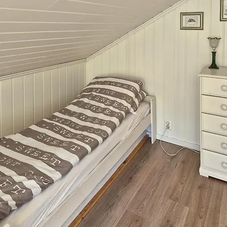 Feriehus 3 Bedroom Cozy In